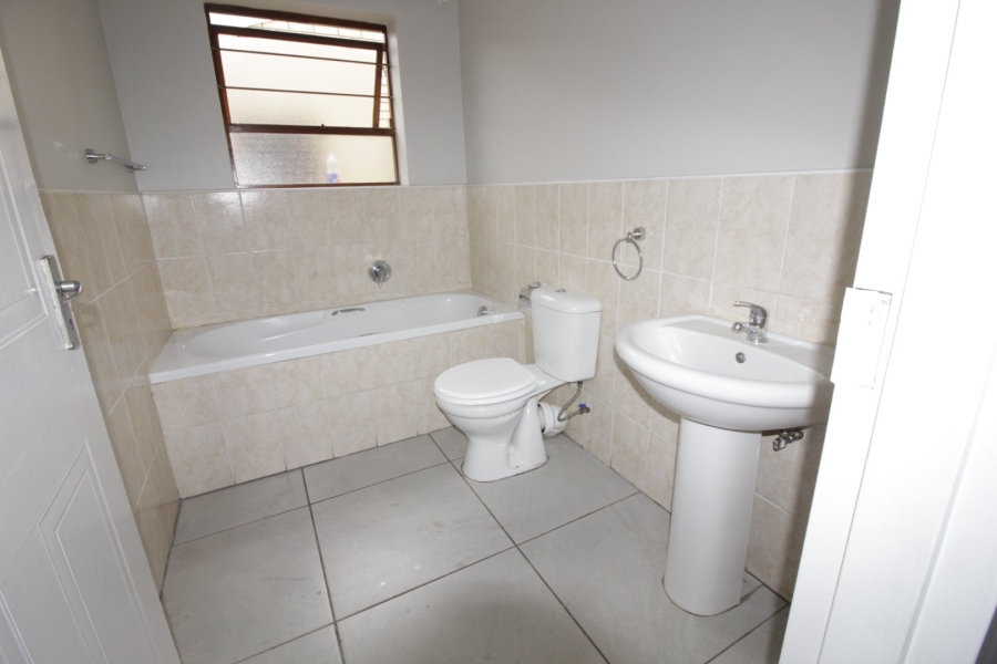 2 Bedroom Property for Sale in Wavecrest Eastern Cape